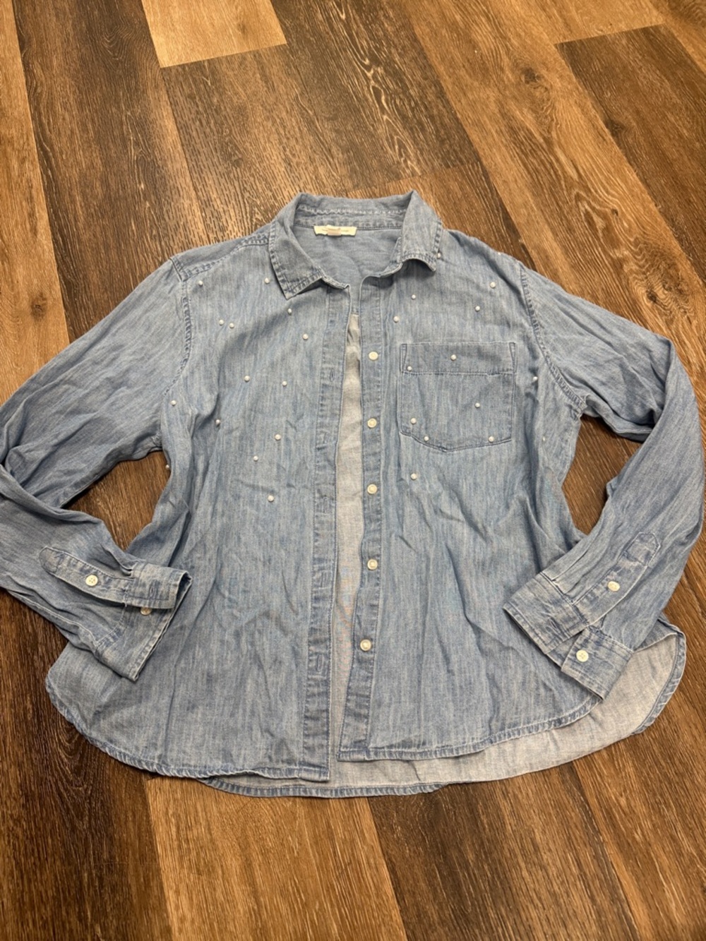 beachlunchlounge Light Blue Chambray Shirt Collar Tag Detail